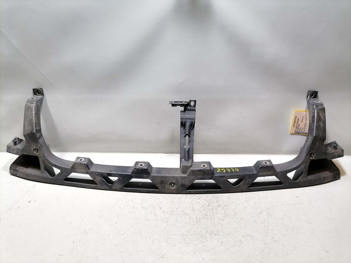 VW Passat 3BG original Grilltr&auml;ger Plastik-Verst&auml;rkung St&uuml;tzteil Sto&szlig;f&auml;nger vorn oben Bj.2005